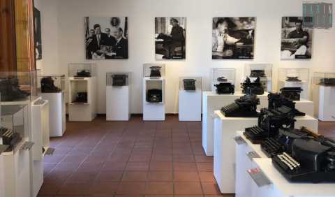 Affascinanti, storiche e retrò: a Trani un museo dedicato alle macchine per scrivere